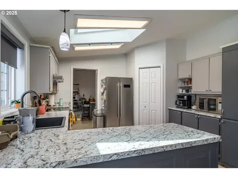 5197 Green Valley Road Oakland OR 97462