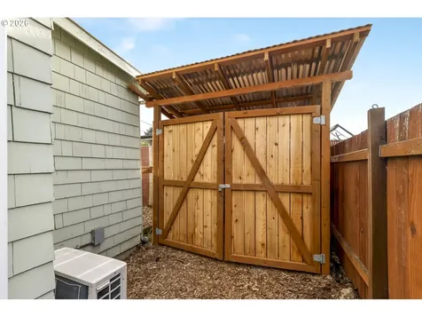 7905 N Seward Avenue Portland OR 97217