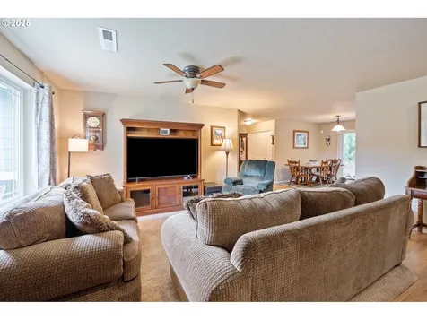 119 Leif Drive Kelso WA 98626
