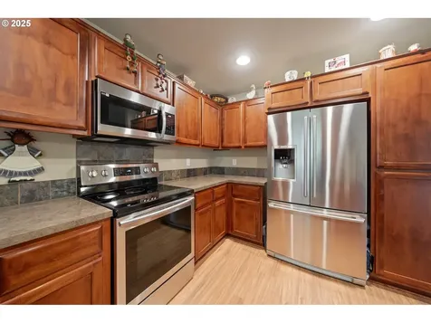 119 Leif Drive Kelso WA 98626