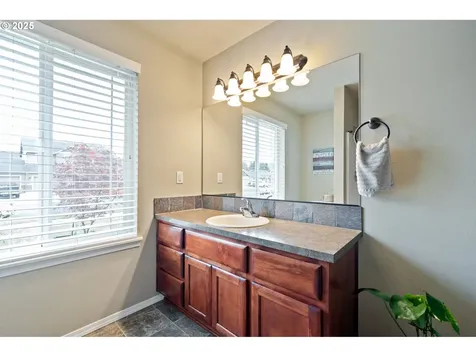 119 Leif Drive Kelso WA 98626