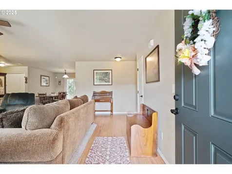 119 Leif Drive Kelso WA 98626