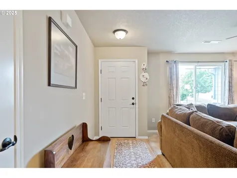 119 Leif Drive Kelso WA 98626