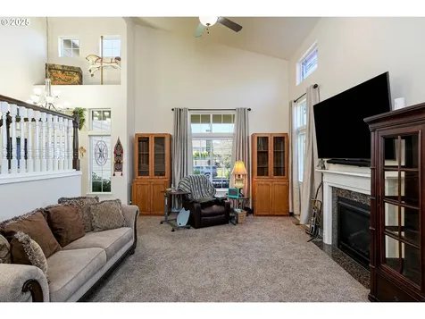 3202 Oxford Street Woodburn OR 97071