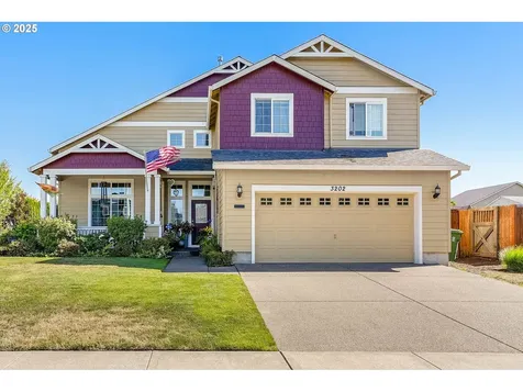 3202 Oxford Street Woodburn OR 97071