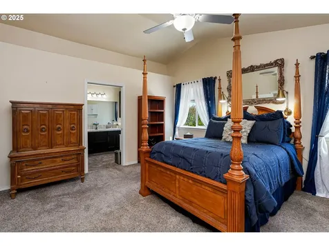 3202 Oxford Street Woodburn OR 97071