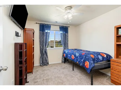 3202 Oxford Street Woodburn OR 97071