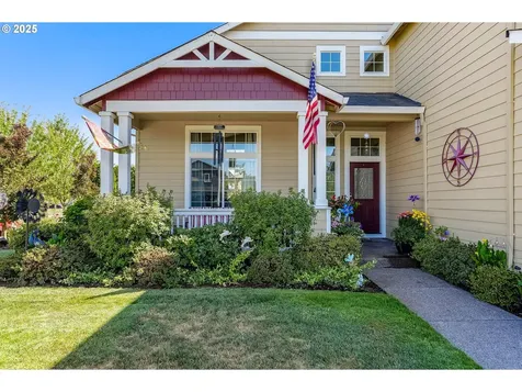 3202 Oxford Street Woodburn OR 97071