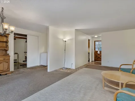 1033 NE 178th Avenue Portland OR 97230