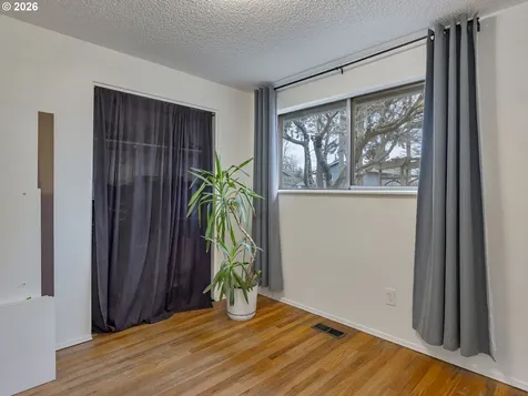 1033 NE 178th Avenue Portland OR 97230