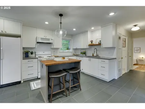 4868 Lakeview Boulevard Lake Oswego OR 97035