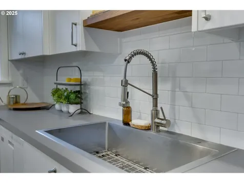 4868 Lakeview Boulevard Lake Oswego OR 97035