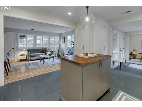 4868 Lakeview Boulevard Lake Oswego OR 97035