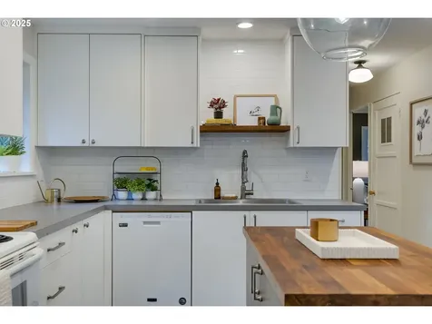 4868 Lakeview Boulevard Lake Oswego OR 97035