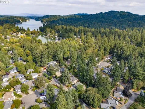 4868 Lakeview Boulevard Lake Oswego OR 97035