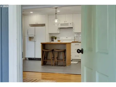 4868 Lakeview Boulevard Lake Oswego OR 97035
