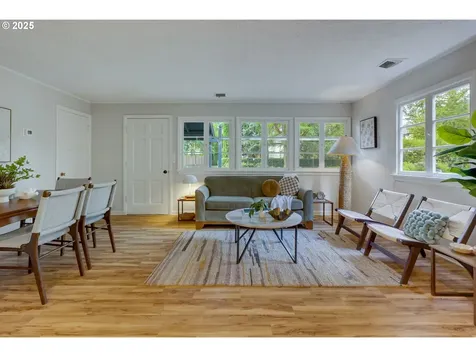 4868 Lakeview Boulevard Lake Oswego OR 97035