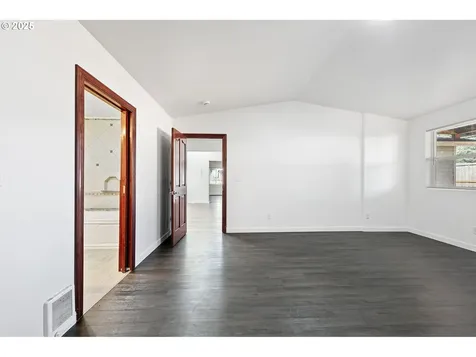 24938 Mccutcheon Avenue Veneta OR 97487