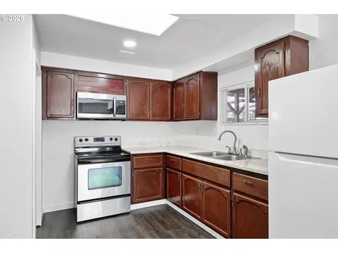 24938 Mccutcheon Avenue Veneta OR 97487