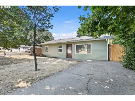 24938 Mccutcheon Avenue Veneta OR 97487