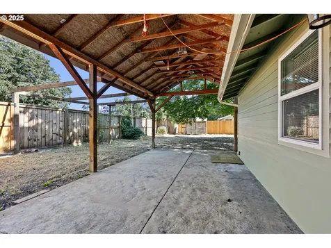 24938 Mccutcheon Avenue Veneta OR 97487
