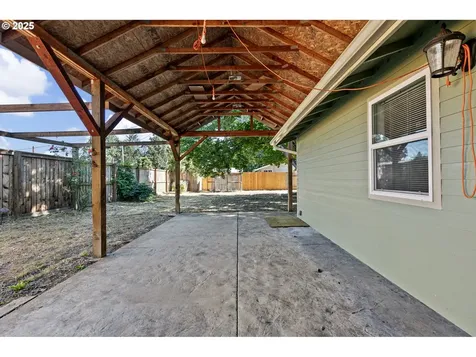24938 Mccutcheon Avenue Veneta OR 97487