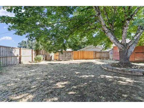 24938 Mccutcheon Avenue Veneta OR 97487