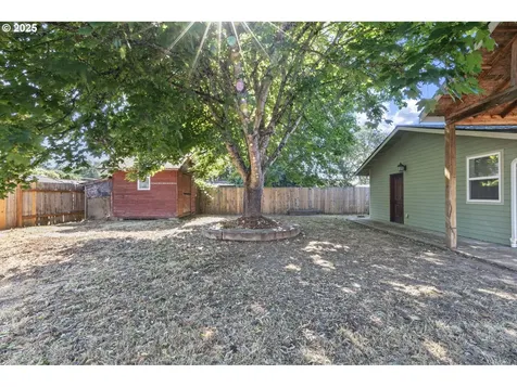 24938 Mccutcheon Avenue Veneta OR 97487