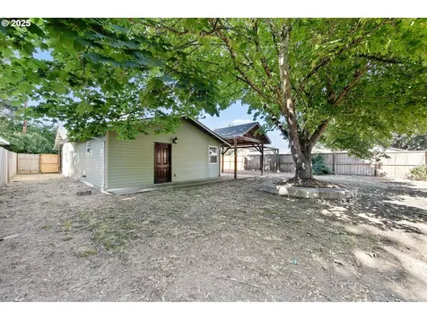 24938 Mccutcheon Avenue Veneta OR 97487