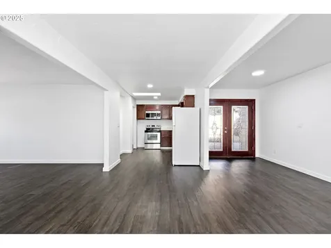 24938 Mccutcheon Avenue Veneta OR 97487