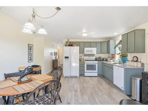 7702 NE 159th Avenue Vancouver WA 98682