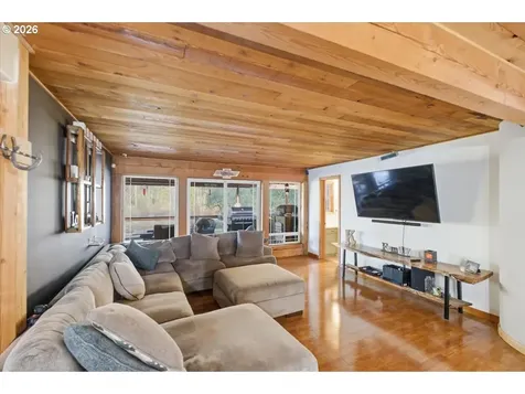 42801 Island Inn Drive Lebanon OR 97355