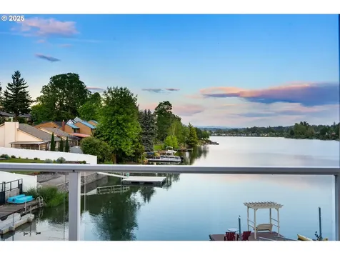 4070 NE Fairview Lake Way Fairview OR 97024