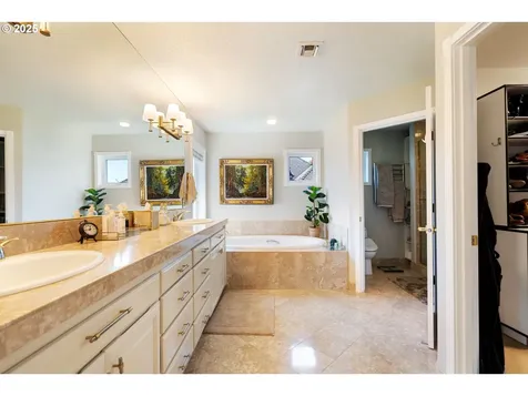 4070 NE Fairview Lake Way Fairview OR 97024