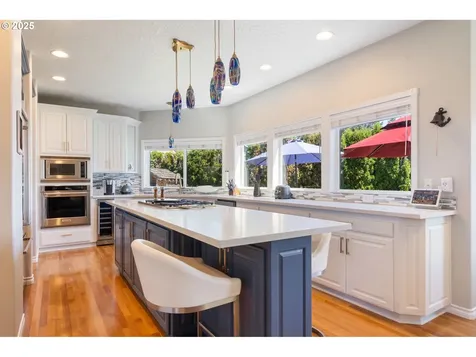 4070 NE Fairview Lake Way Fairview OR 97024