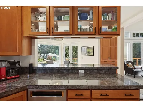 172 Palos Verdes White Salmon WA 98672