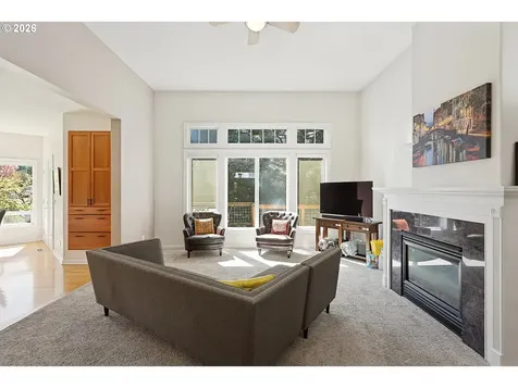 172 Palos Verdes White Salmon WA 98672