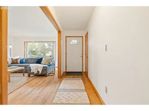 2002 SE Spokane Street Portland OR 97202