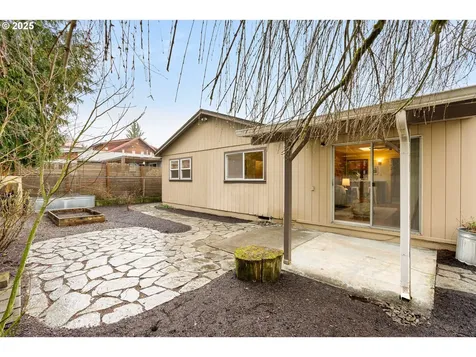 2002 SE Spokane Street Portland OR 97202