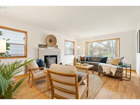 2002 SE Spokane Street Portland OR 97202