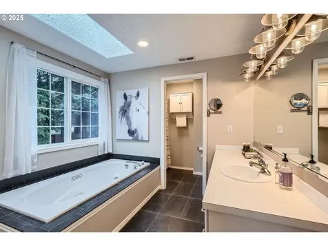 5203 NW Lincoln Avenue Vancouver WA 98663