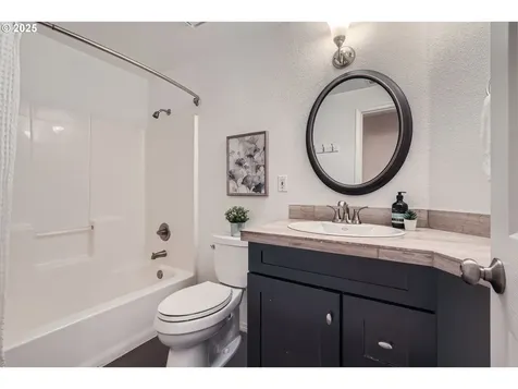 5203 NW Lincoln Avenue Vancouver WA 98663
