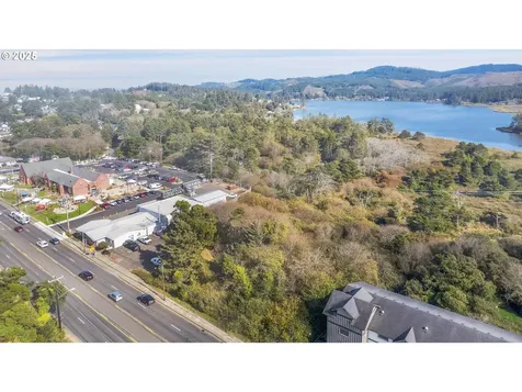 296 NW Highway 101 Lincoln City OR 97367