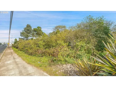 296 NW Highway 101 Lincoln City OR 97367