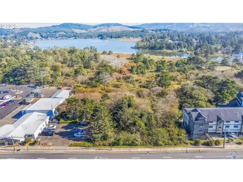 296 NW Highway 101 Lincoln City OR 97367