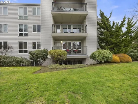 15530 NE Knott Street Portland OR 97230