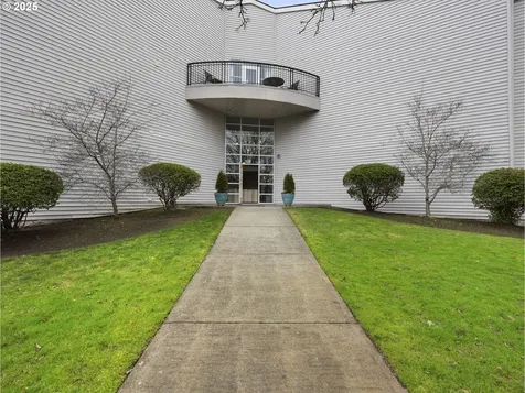 15530 NE Knott Street Portland OR 97230