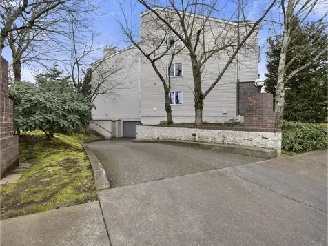 15530 NE Knott Street Portland OR 97230