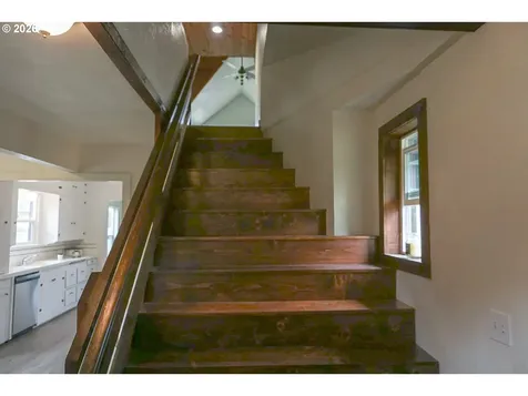 1735 N Elm Street Coquille OR 97423