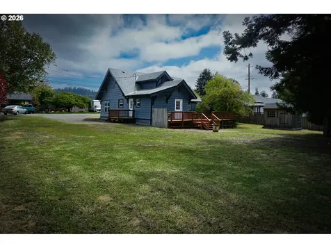 1735 N Elm Street Coquille OR 97423